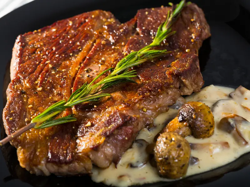 Carnes a la parrilla de la carta bajo reserva en El Laurel Guadalajara